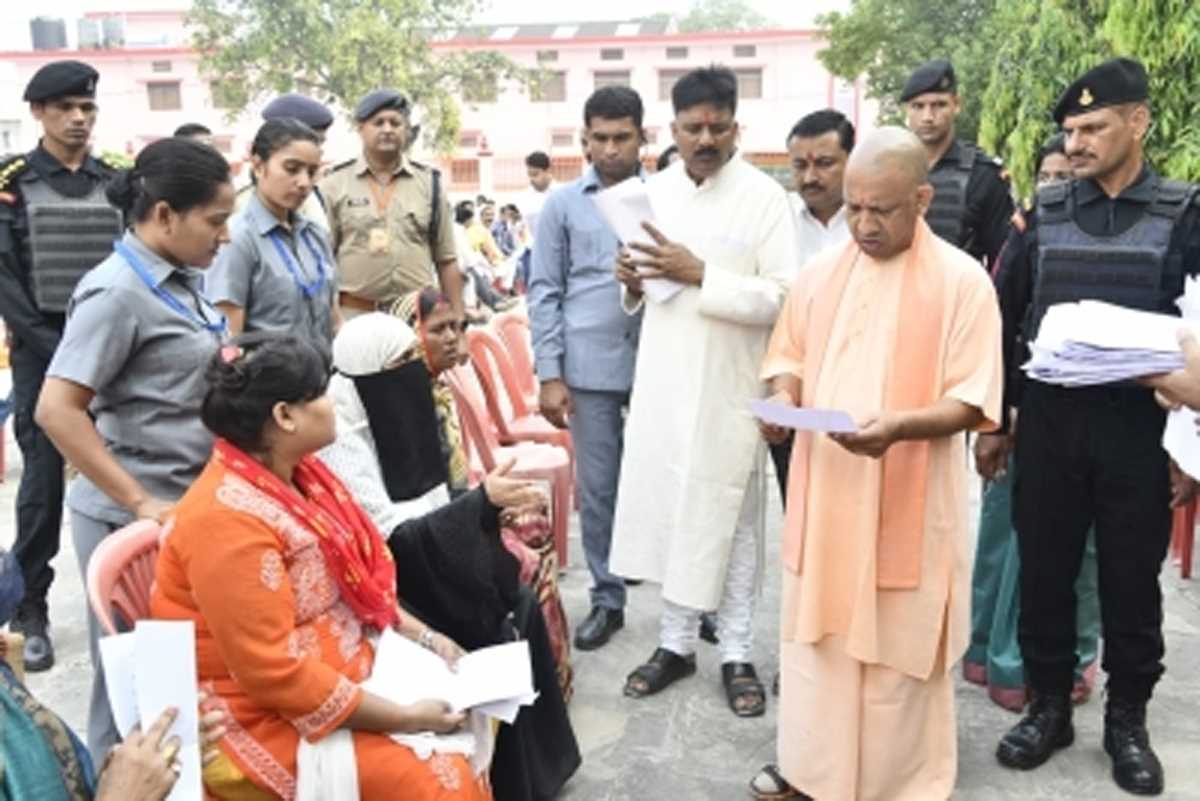 धन के अभाव में नहीं रुकेगा किसी का इलाज : सीएम योगी